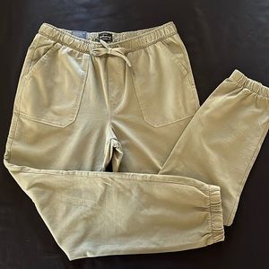 *NWT* Vintage Weatherproof Joggers-Olivine